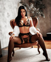 Betti Brunette